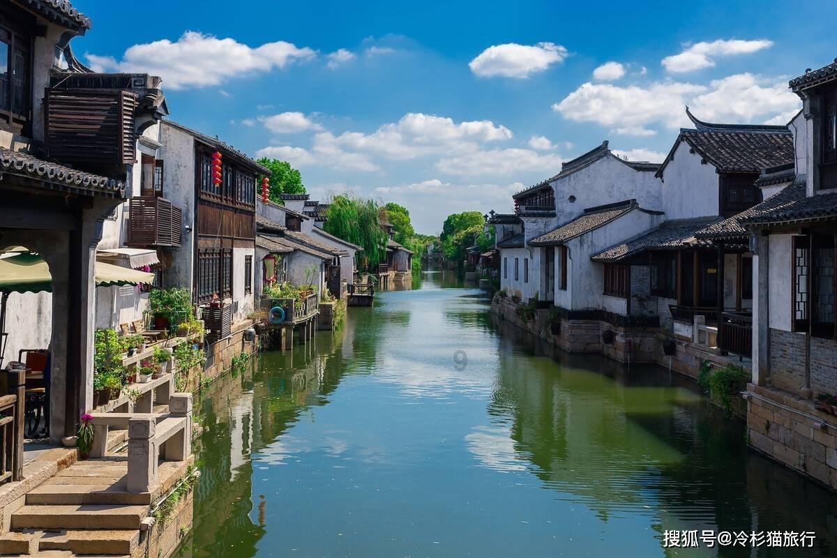 旗市场监督管理局联合多部门开展文化市场节前专项检查